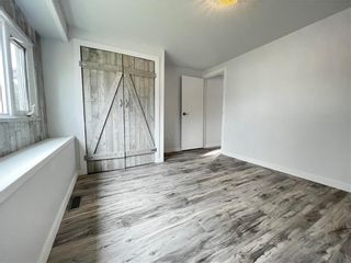 Photo 8: 63 Sandale Drive in Winnipeg: South Glen Residential for sale (2F)  : MLS®# 202222596