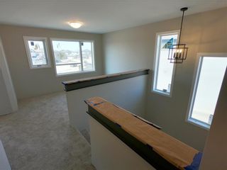 Photo 9: 97 McCrindle Bay in Winnipeg: House for sale : MLS®# 202313394
