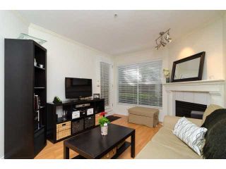 Photo 4: 107 509 CARNARVON Street in New Westminster: Downtown NW Condo for sale in "HILLSIDE PLACE" : MLS®# V1063206