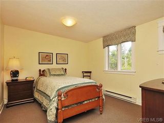 Photo 12: 1575 Montgomery Avenue in VICTORIA: Vi Rockland Residential for sale (Victoria)  : MLS®# 318035