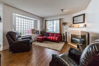 Photo 4: 38 23560 119 Avenue in Maple Ridge: Cottonwood MR Townhouse for sale in "Holly Hock" : MLS®# R2273557