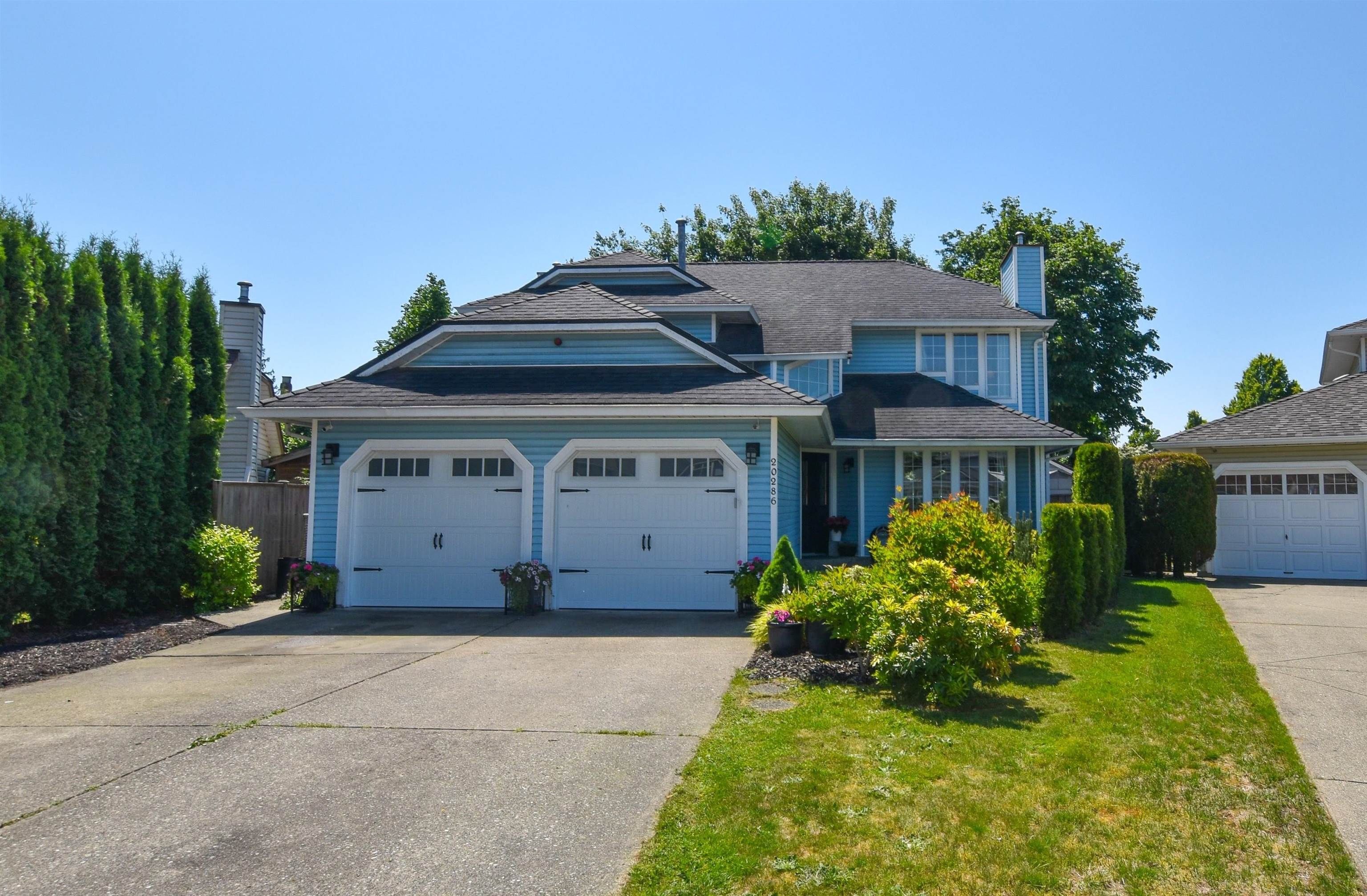 Main Photo: 20286 94B Avenue in Langley: Walnut Grove House for sale : MLS®# R2798140