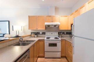 Photo 12: 215 1675 W 10TH Avenue in Vancouver: Fairview VW Condo for sale in "Norfolk House" (Vancouver West)  : MLS®# R2281835