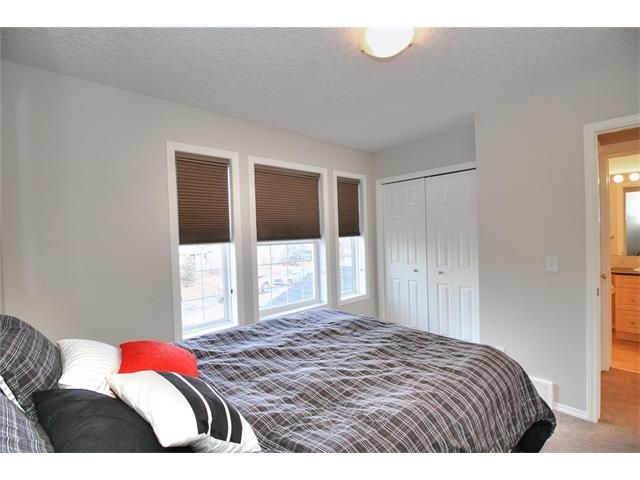 Photo 16: Photos: 35 EVERSYDE Circle SW in Calgary: Evergreen House for sale : MLS®# C4048910