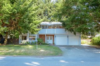 Photo 1: 2957 HUMPBACK Rd in Langford: La Goldstream House for sale : MLS®# 913069