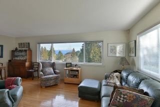 Photo 12: 638 GOWER POINT Road in Gibsons: Gibsons & Area House for sale (Sunshine Coast)  : MLS®# R2755498