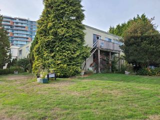 Photo 2: 15291 THRIFT Avenue: White Rock Multi-Family Commercial for sale (South Surrey White Rock)  : MLS®# C8048992