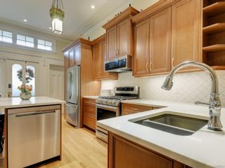 Photo 10: 1 224 Superior St in Victoria: Vi James Bay Row/Townhouse for sale : MLS®# 889692