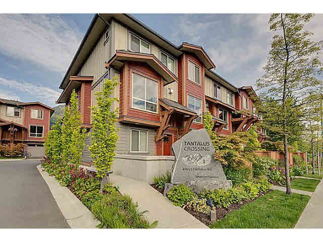 Main Photo: 43 40653 TANTALUS Road in Squamish: Tantalus Townhouse for sale in "TANTALUS CROSSING" : MLS®# V1120805