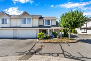 Main Photo: 45 31255 UPPER MACLURE Road in Abbotsford: Abbotsford West Townhouse for sale in "Countryside Estates" : MLS®# R2715624