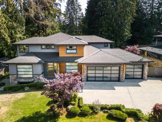 Photo 1: 647 E OSBORNE Road in North Vancouver: Princess Park House for sale : MLS®# R2718164