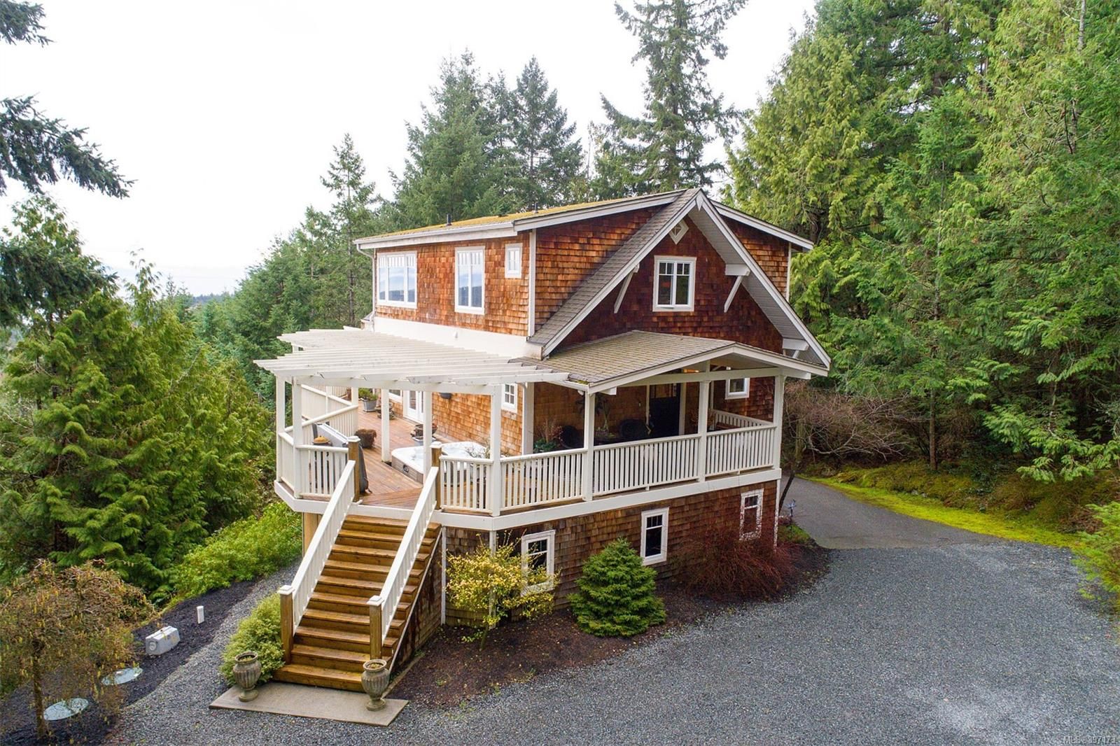 Main Photo: 8371 Bayview Park Dr in Lantzville: Na Upper Lantzville House for sale (Nanaimo)  : MLS®# 897173
