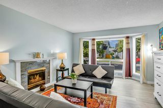 Photo 4: 11 Martinwood Mews NE in Calgary: Martindale Detached for sale : MLS®# A1255241