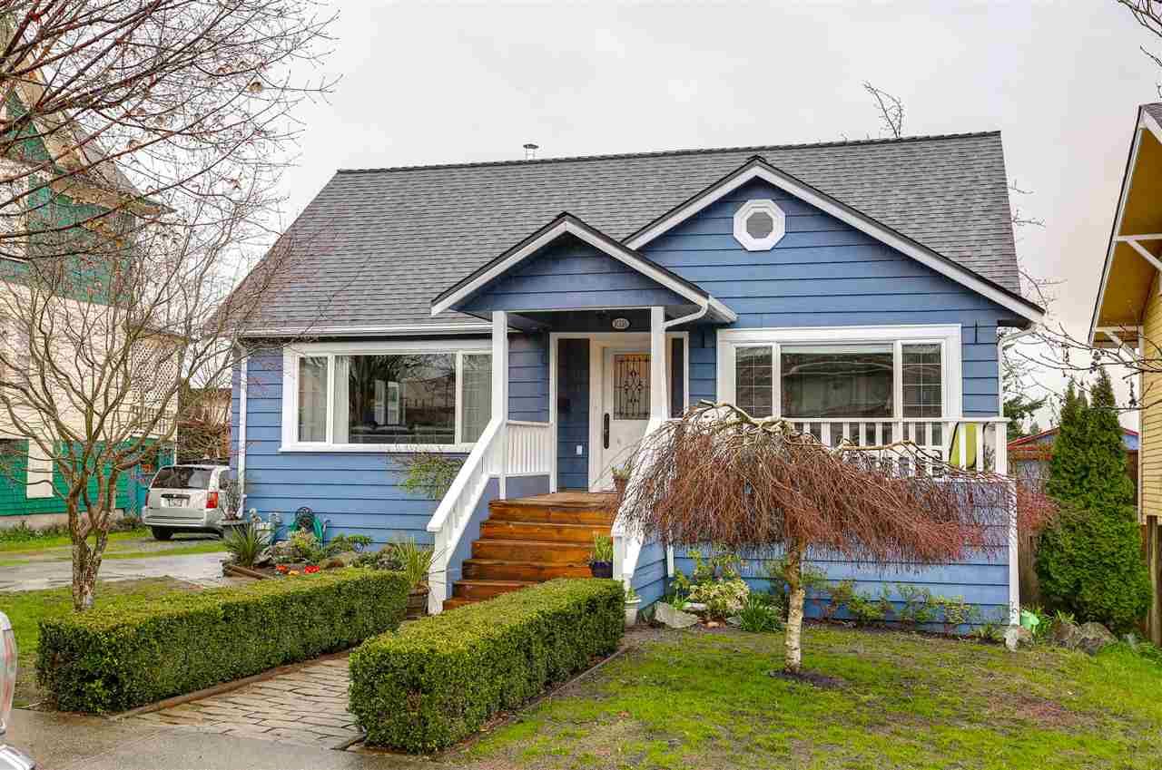 Main Photo: 1026 SEVENTH Avenue in New Westminster: Moody Park House for sale : MLS®# R2043656