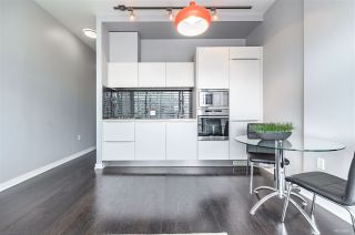 Photo 10: 703 123 W 1ST Avenue in Vancouver: False Creek Condo for sale in "Compass" (Vancouver West)  : MLS®# R2404404