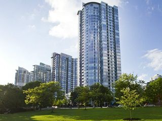 Photo 1: 1003 1033 MARINASIDE Crescent in Vancouver: Yaletown Condo for sale in "Quaywes" (Vancouver West)  : MLS®# R2007255