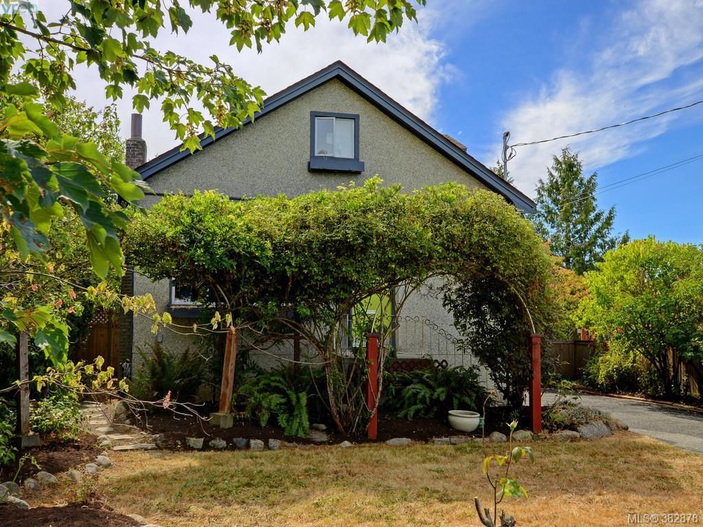 Main Photo: 145 Sims Ave in VICTORIA: SW Gateway House for sale (Saanich West)  : MLS®# 769355