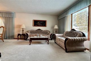 Photo 4: 57 Amundsen Bay in Winnipeg: Westwood Residential for sale (5G)  : MLS®# 202401482