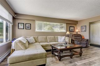 Photo 2: 6057 Jackson Crescent: Peachland House for sale : MLS®# 10214684