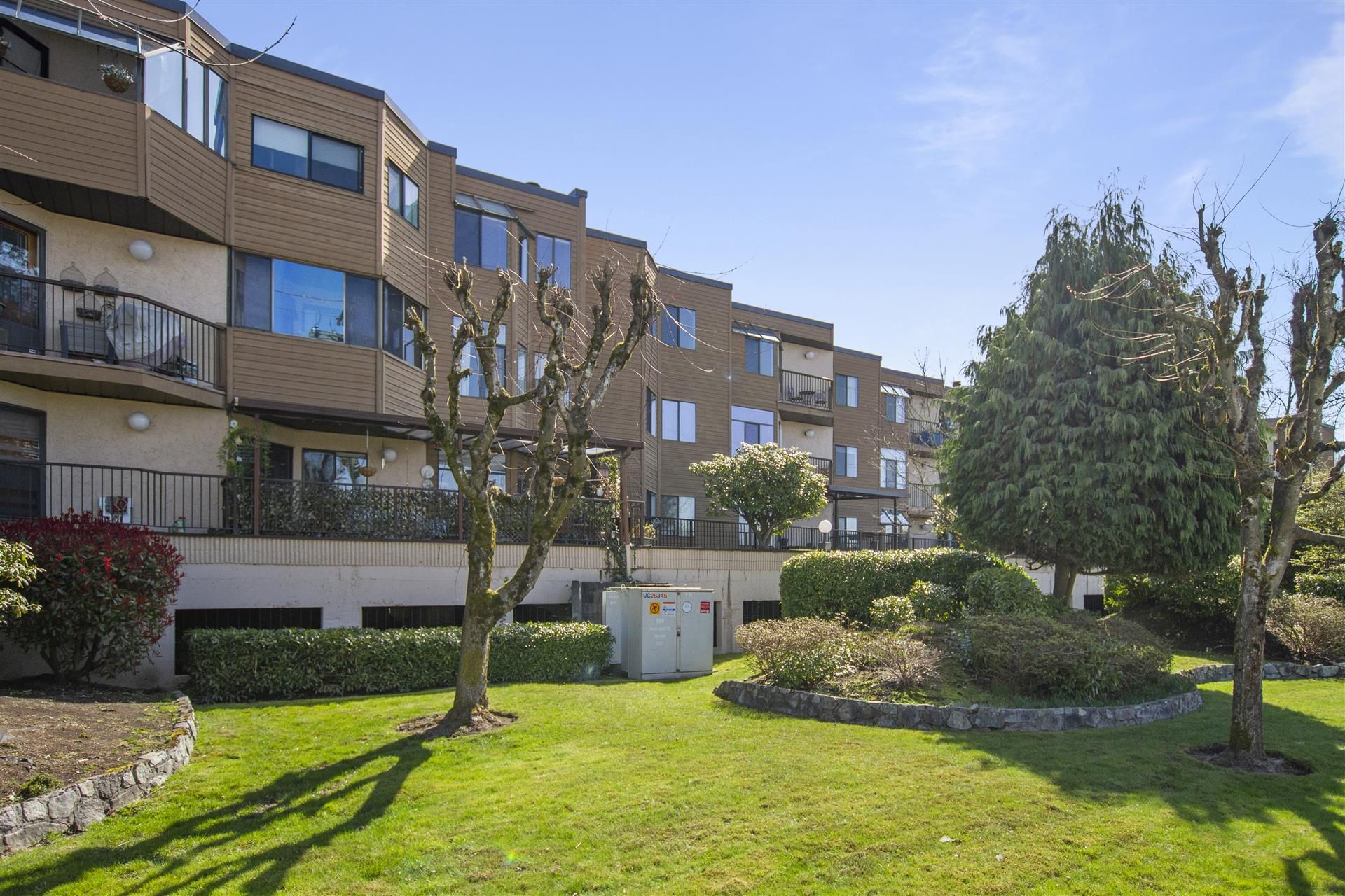 Main Photo: 31 11900 228 Street in Maple Ridge: East Central Condo for sale in "MOONLIGHT GROVE" : MLS®# R2562684