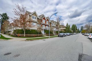 Photo 3: 511 1661 FRASER Avenue in Port Coquitlam: Glenwood PQ Townhouse for sale in "Brimley Mews" : MLS®# R2741903