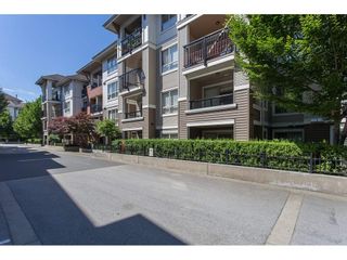 Photo 2: C209 8929 202ND Street in Langley: Walnut Grove Condo for sale in "THE GROVE" : MLS®# R2183323