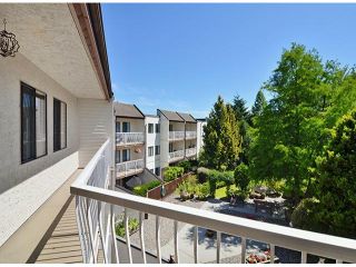 Photo 11: 305 12890 17TH Avenue in Surrey: Crescent Bch Ocean Pk. Condo for sale in "Ocean Park Place" (South Surrey White Rock)  : MLS®# F1316896