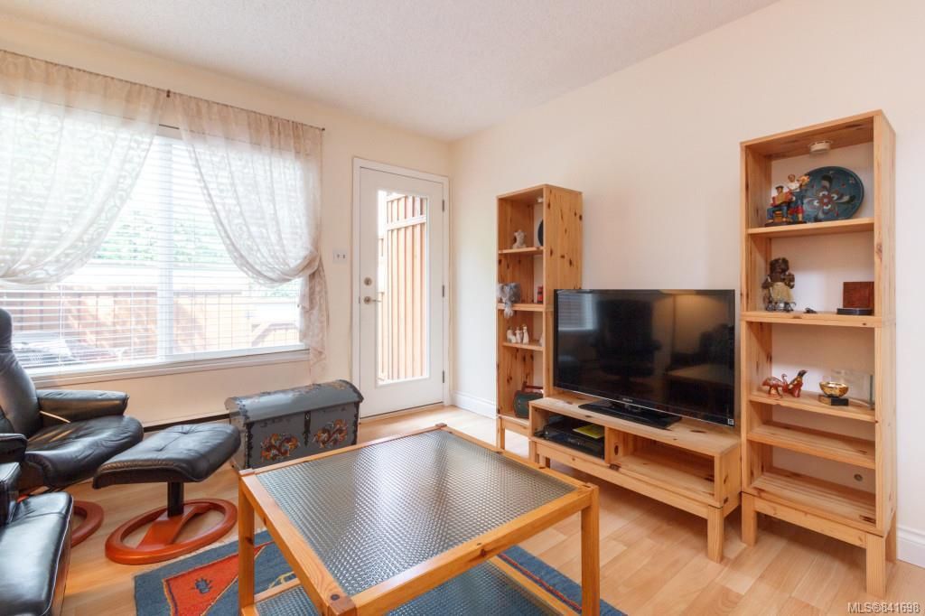 Photo 5: Photos: 1 50 Montreal St in Victoria: Vi James Bay Row/Townhouse for sale : MLS®# 841698
