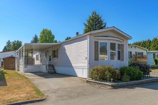 Photo 1: 18 7850 KING GEORGE Boulevard in Surrey: East Newton Manufactured Home for sale in "Bear Creek Glen" : MLS®# R2724816