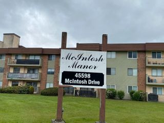 Photo 1: 316 45598 MCINTOSH Drive in Chilliwack: Condo for sale in "McIntosh Manor" : MLS®# R2693236
