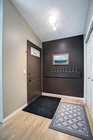 Photo 3: 132 Riverbrook Road SE in Calgary: Riverbend Detached for sale : MLS®# A1232270