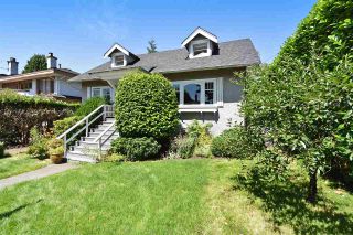 Photo 3: 2107 W 51ST Avenue in Vancouver: S.W. Marine House for sale (Vancouver West)  : MLS®# R2237001