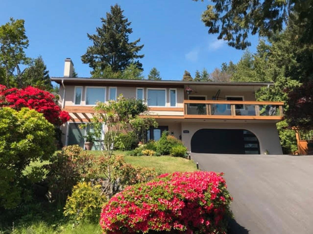 4572  WOODGREEN Drive, West Vancouver