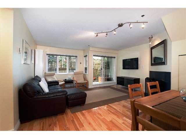 Main Photo: 2259 ASH Street in Vancouver: Fairview VW Condo for sale in "THE COURTYARDS" (Vancouver West)  : MLS®# V966973