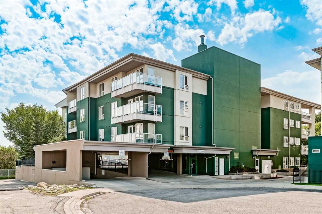 Main Photo: 209 3101 34 Avenue NW in Calgary: Varsity Apartment for sale : MLS®# A2076193
