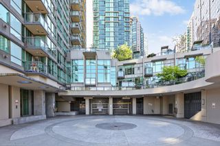 Photo 2: 802 1328 W PENDER Street in Vancouver: Coal Harbour Condo for sale in "CLASSICO" (Vancouver West)  : MLS®# R2778234