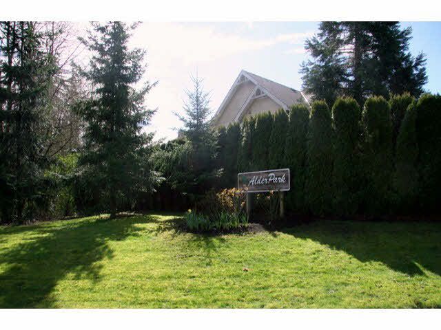 Main Photo: 31 13918 58 Avenue in Surrey: Panorama Ridge Townhouse for sale in "ALDER PARK" : MLS®# F1410386