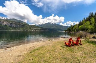 Photo 1: 9295 SHUTTY BENCH ROAD in Kaslo: House for sale : MLS®# 2470846