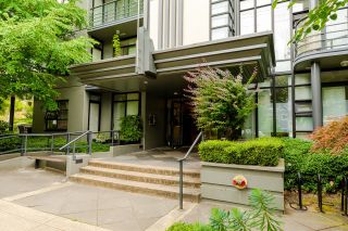Photo 1: 207 2828 YEW Street in Vancouver: Kitsilano Condo for sale in "Bel-Air" (Vancouver West)  : MLS®# R2611866