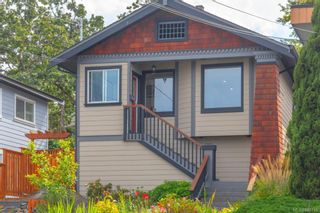 Photo 3: 2826 Cedar Hill Rd in Victoria: Vi Oaklands House for sale : MLS®# 841745