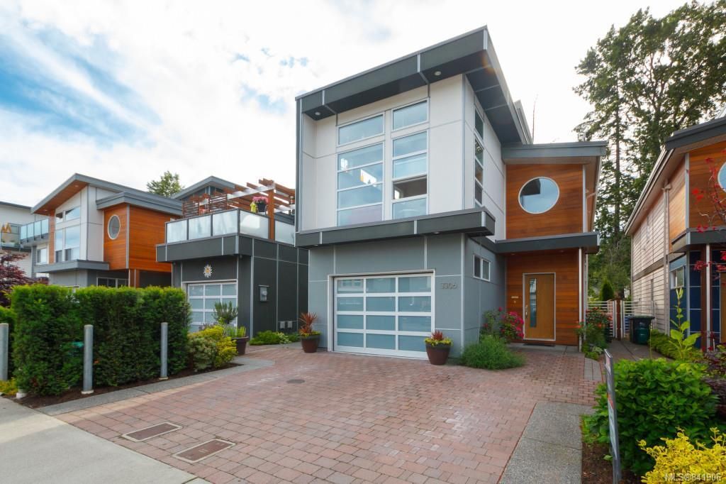 Photo 1: Photos: 3306 Radiant Way in Langford: La Happy Valley House for sale : MLS®# 841906