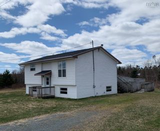 Photo 1: 52 Parlee Road in Moser River: 35-Halifax County East Residential for sale (Halifax-Dartmouth)  : MLS®# 202209064