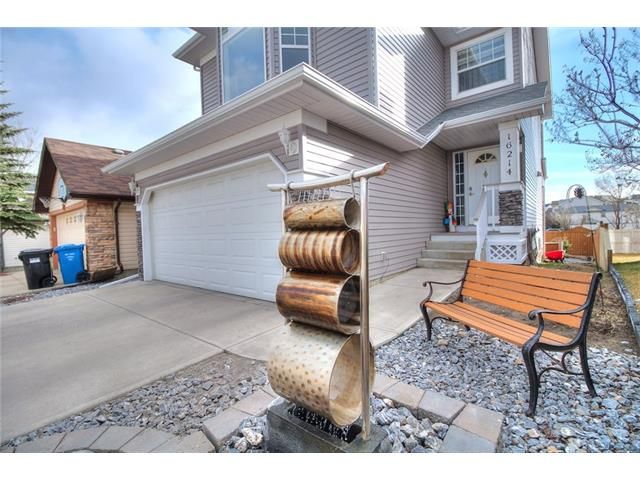 Photo 2: Photos: 16214 EVERSTONE Road SW in Calgary: Evergreen House for sale : MLS®# C4057405