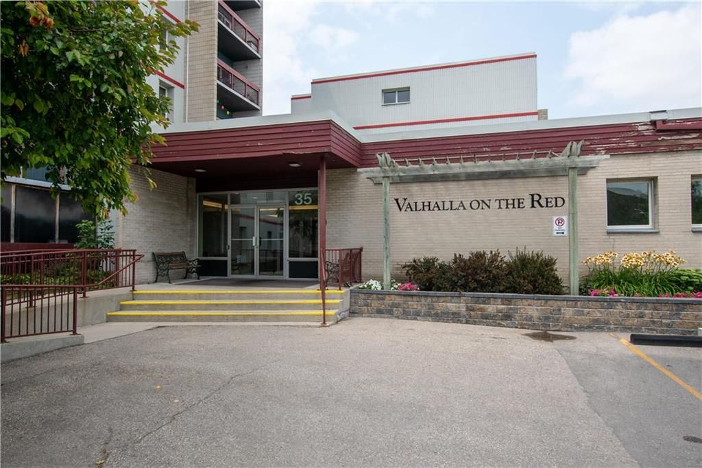 Photo 1: Photos: 415 35 Valhalla Drive in Winnipeg: North Kildonan Condominium for sale (3G)  : MLS®# 202118525