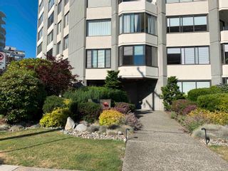 Photo 3: 303 2165 ARGYLE Avenue in West Vancouver: Dundarave Condo for sale in "Ocean Terrace" : MLS®# R2734101