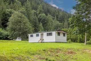 Photo 1: 27283 DOGWOOD VALLEY Road in Hope: Yale – Dogwood Valley House for sale (Fraser Canyon)  : MLS®# R2702539