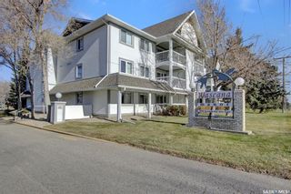 Photo 1: 307 960 Assiniboine Avenue East in Regina: University Park Residential for sale : MLS®# SK876761