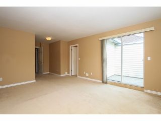 Photo 13: 125 9978 151 Street in Surrey: Guildford Townhouse for sale in "Sussex House" (North Surrey)  : MLS®# F1414106