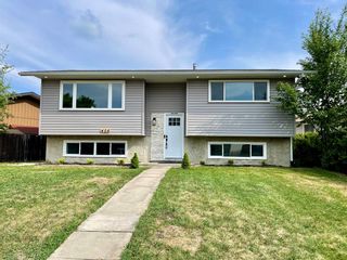Photo 1: 456 Queen Charlotte Road SE in Calgary: Queensland Detached for sale : MLS®# A2051763