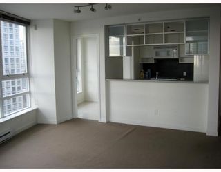 Photo 2: 1802 928 BEATTY Street in Vancouver: Downtown VW Condo for sale (Vancouver West)  : MLS®# V796777